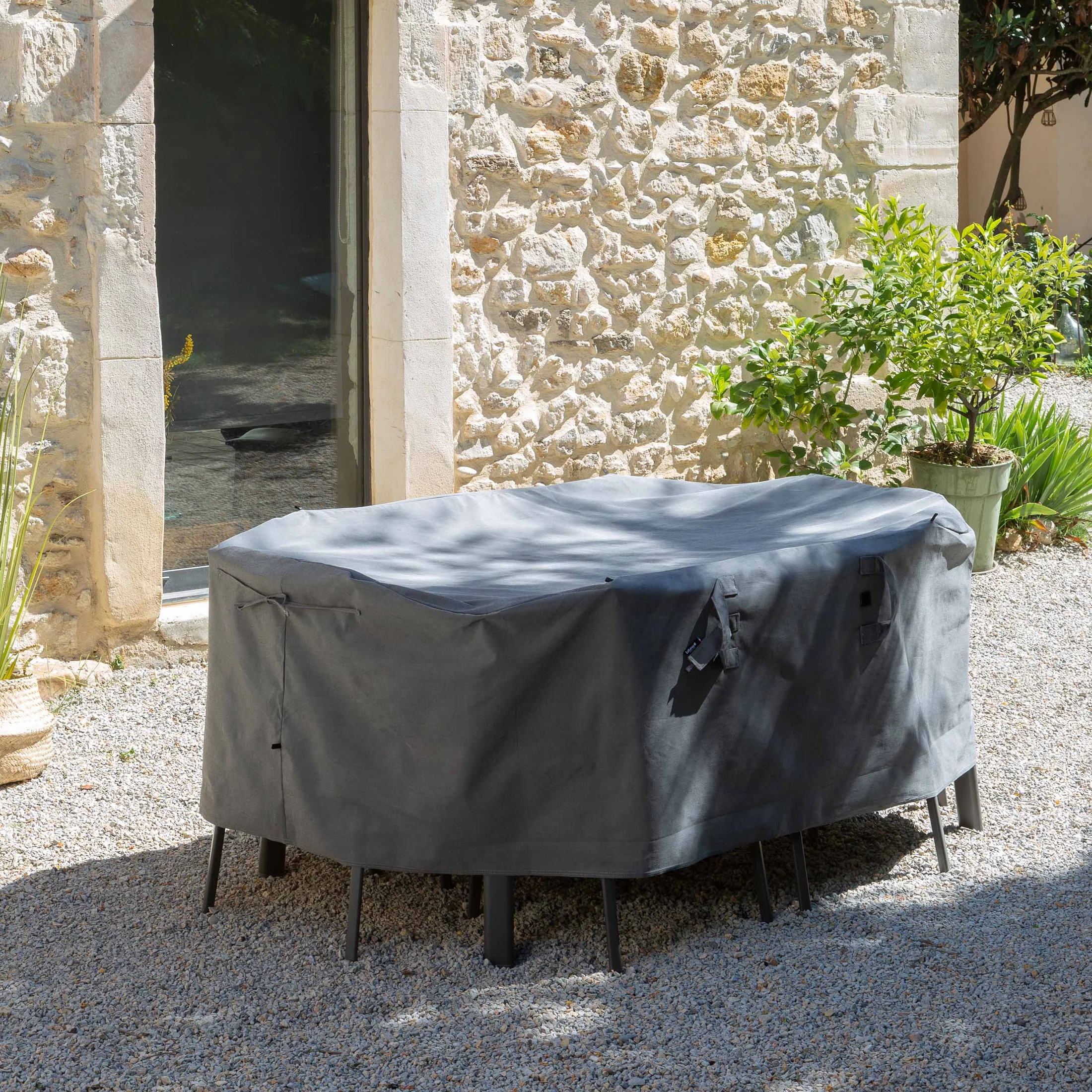 Dış Mekan Kılıfı